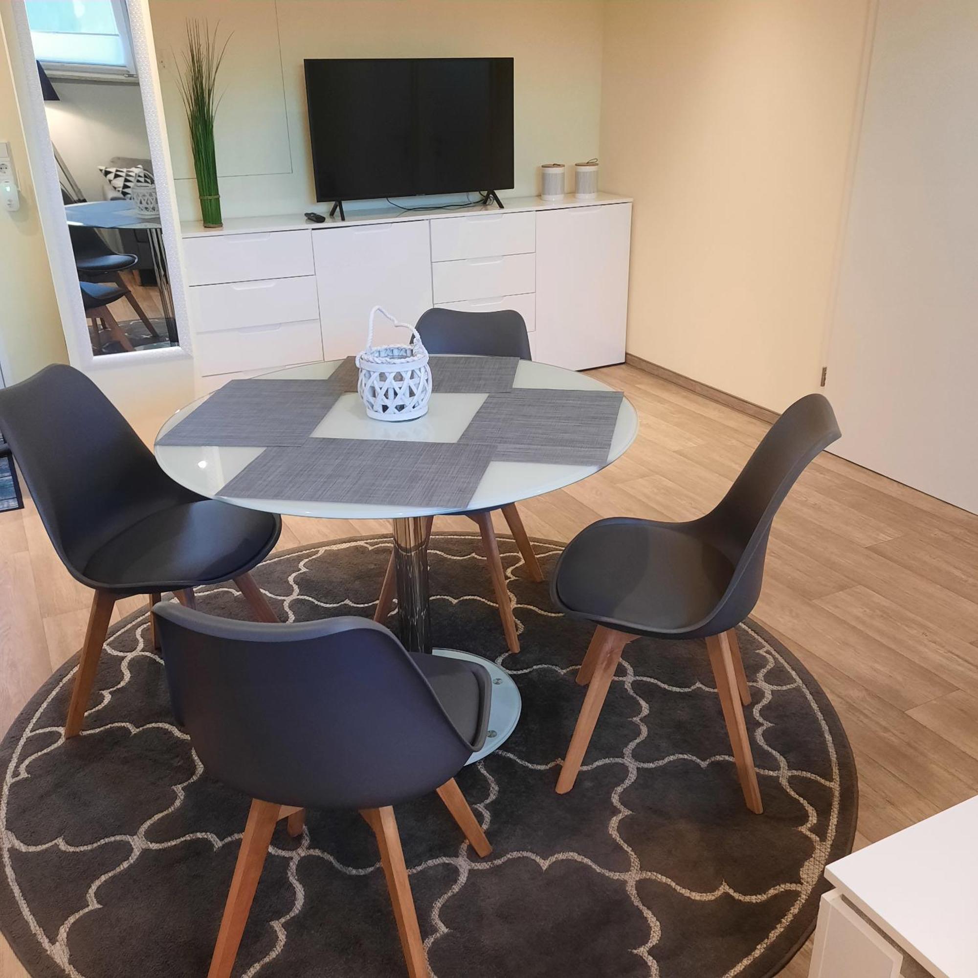 Theunis Apartment *